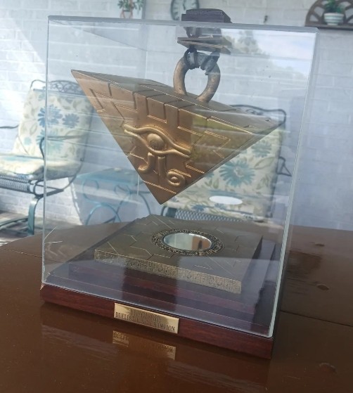 Yu-Gi-Oh Millennium Puzzle Duelist King Champion Trophy 2003 Konami Authentic