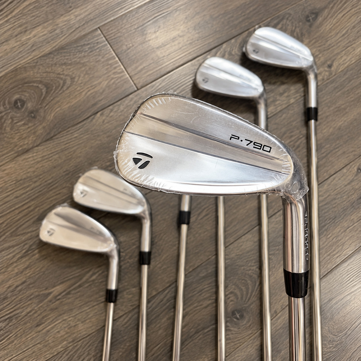 TaylorMade P790 Iron Set 4-PW Dynamic Gold 105 S300 Stiff