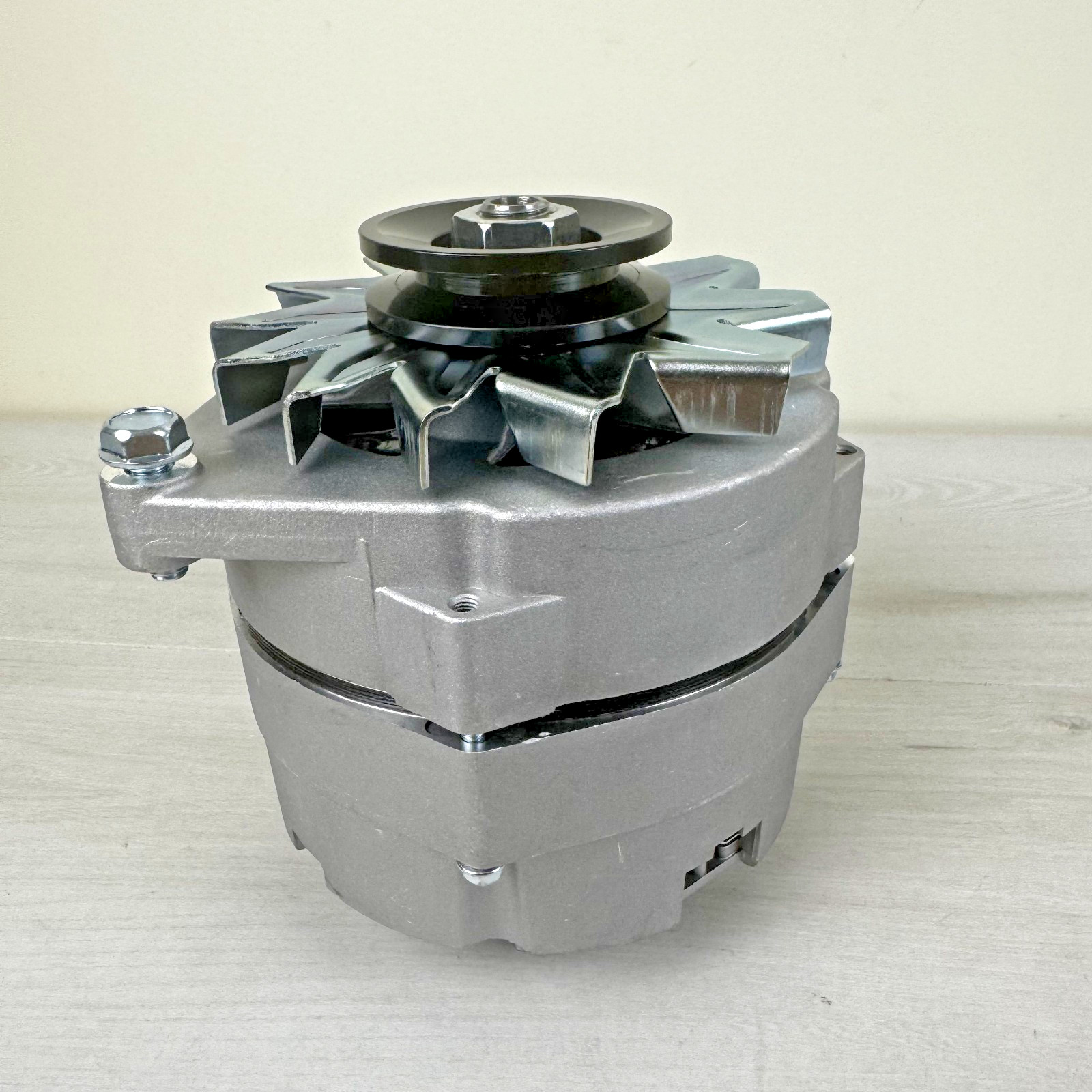 Alternator For High Output 105Amp 1-Wire 10SI Self-exciting SBC BBC GM ADR0335 Alternator For High Output 105Amp 1-Wire 10SI Self-exciting SBC BBC GM ADR0335