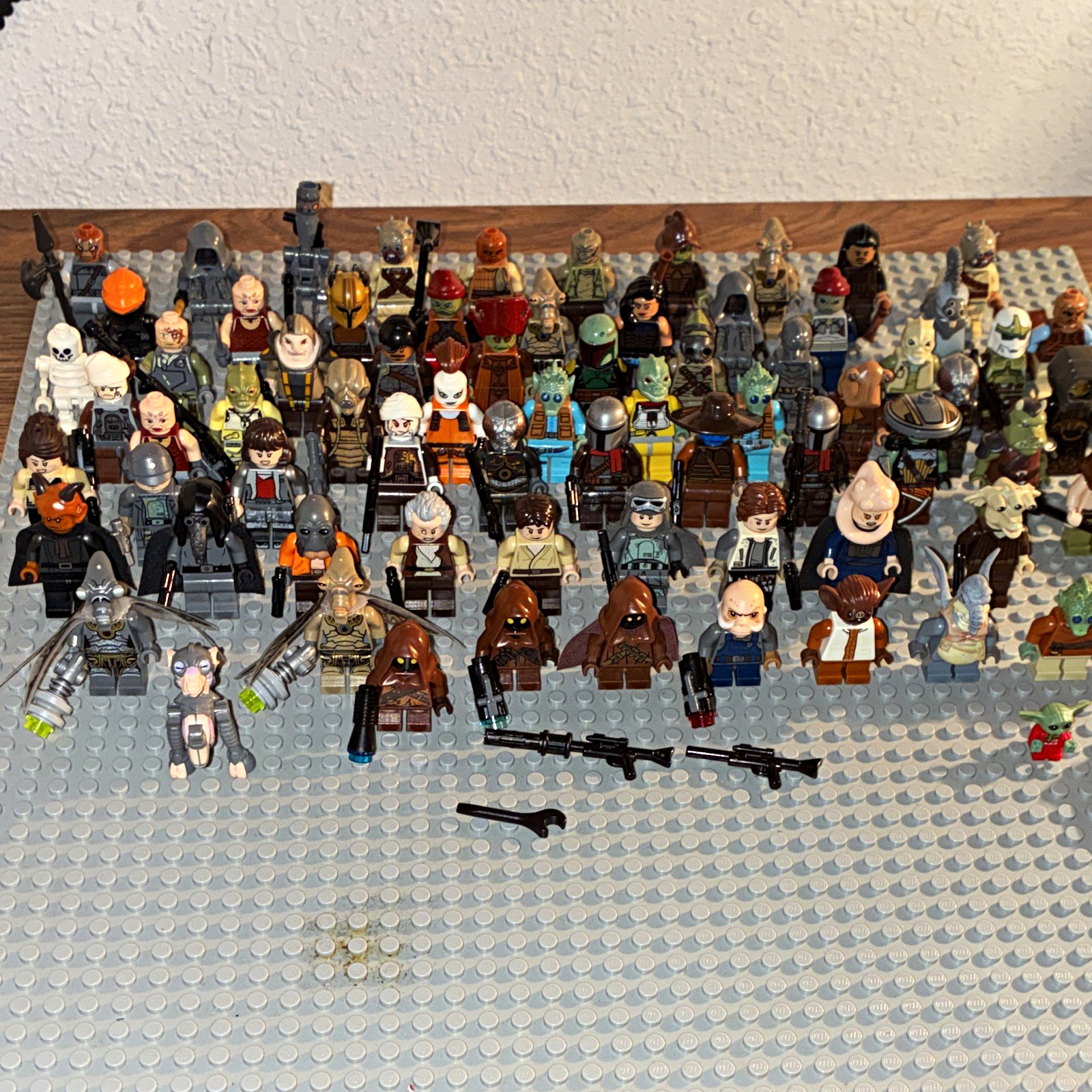LEGO Star Wars Bounty hunter/scoundrel/ planet locals Minifigure lot LEGO Star Wars Bounty hunter/scoundrel/ planet locals Minifigure lot