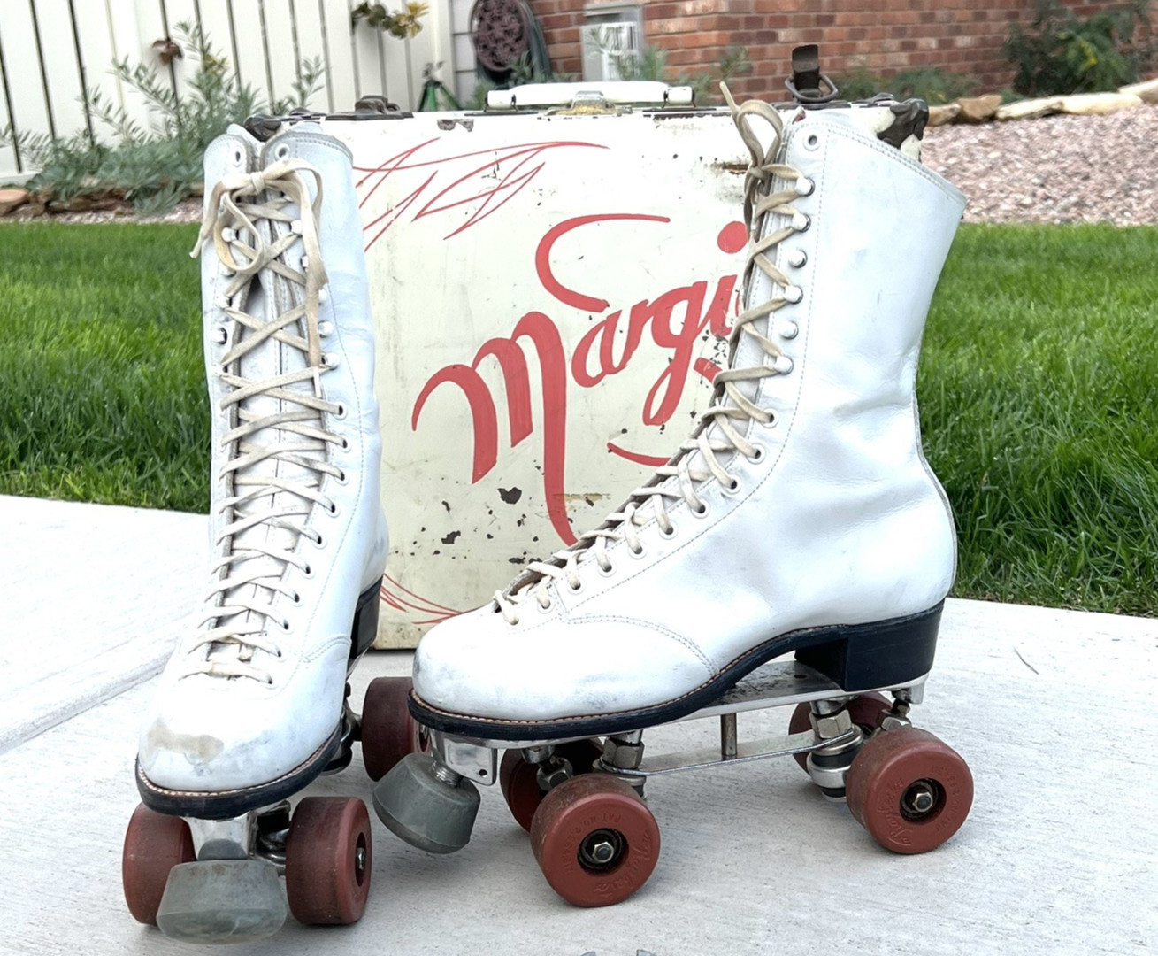 Vintage Betty Lytle by Hyde Roller Skates Sure-Grip Plates Raybestos Wheels Case