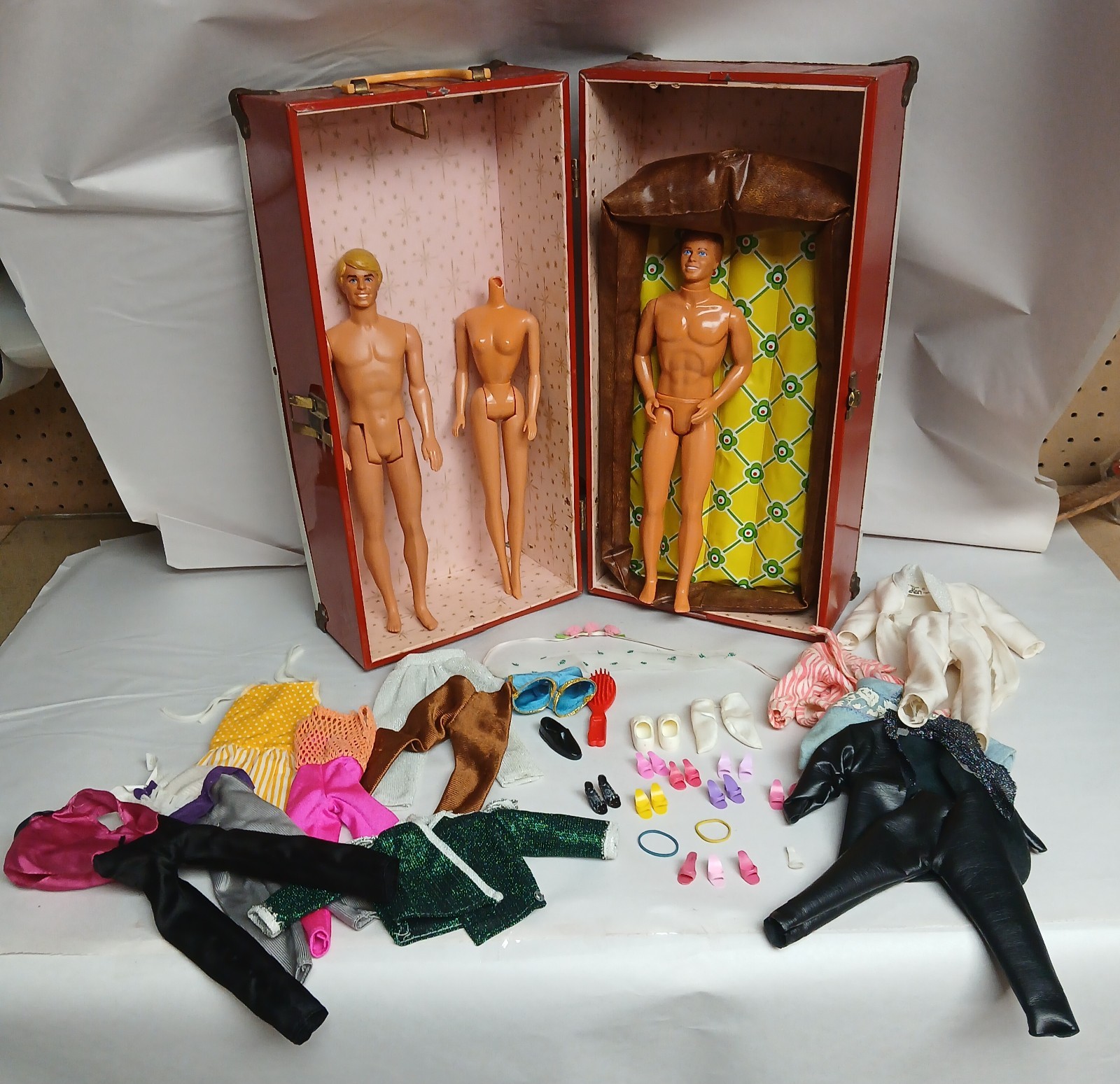Vintage 1970s 1980s Barbie & Ken Estate Lot Trunk Malibu Dolls Clothes 