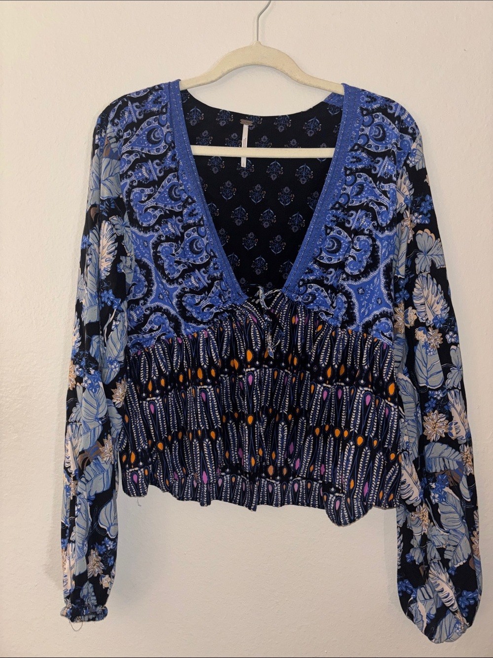 Free People lue Patterned V-Neck Long Sleeve Women\'s Top