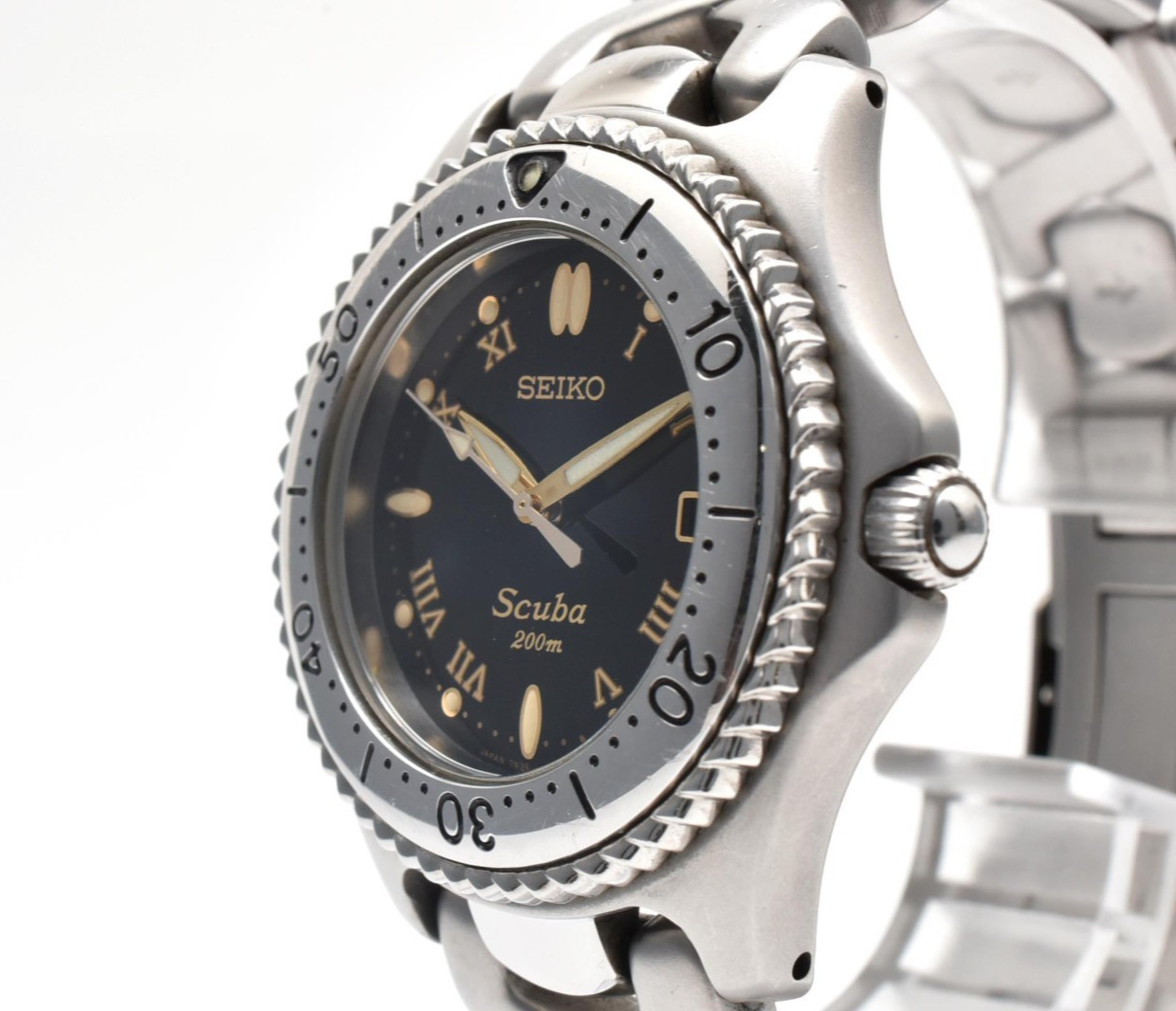 [EXC+5] Vintage SEIKO Scuba 200m 7N35-6080 Diver\'s Men\'s Watch Black/Gold Dial
