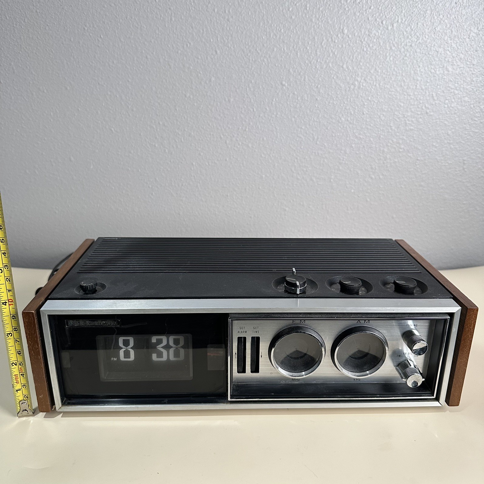 Vintage Panasonic RC-7469 Flip Clock AM/FM Radio/ Alarm Clock - NEEDS REPAIR Vintage Panasonic RC-7469 Flip Clock AM/FM Radio/ Alarm Clock - NEEDS REPAIR