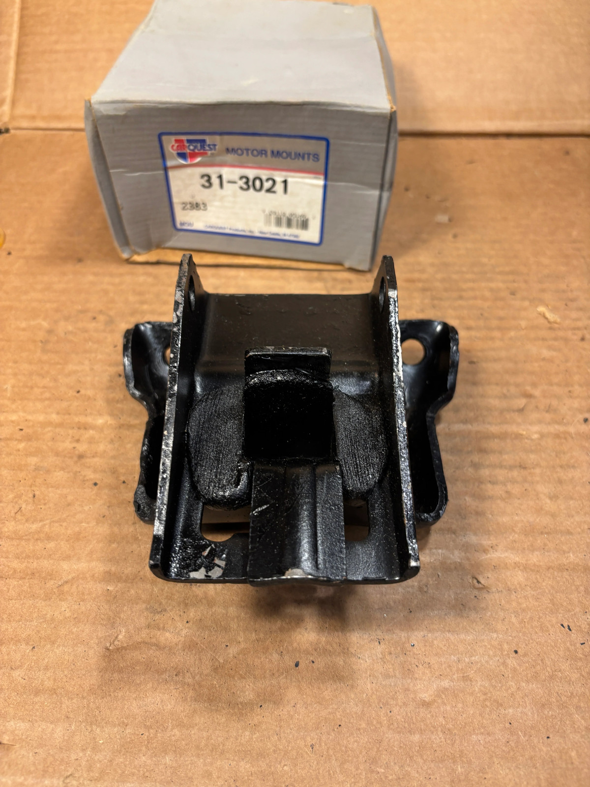 1975-1978 General Motors passenger car LH front engine mount CarQuest 31-3021 1975-1978 General Motors passenger car LH front engine mount CarQuest 31-3021