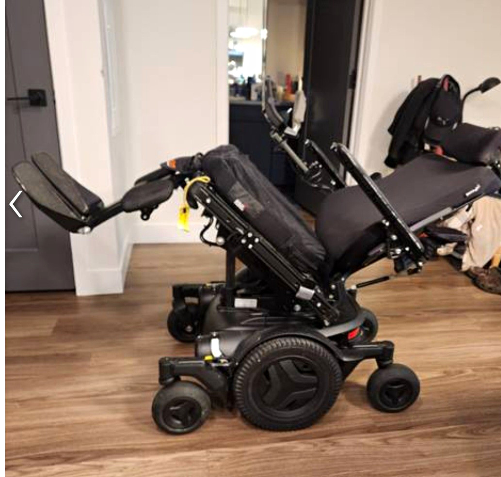 Permobil M3 Corpus Power Wheelchair Black Reclining Legrest Joystick 300 lb Permobil M3 Corpus Power Wheelchair Black Reclining Legrest Joystick 300 lb