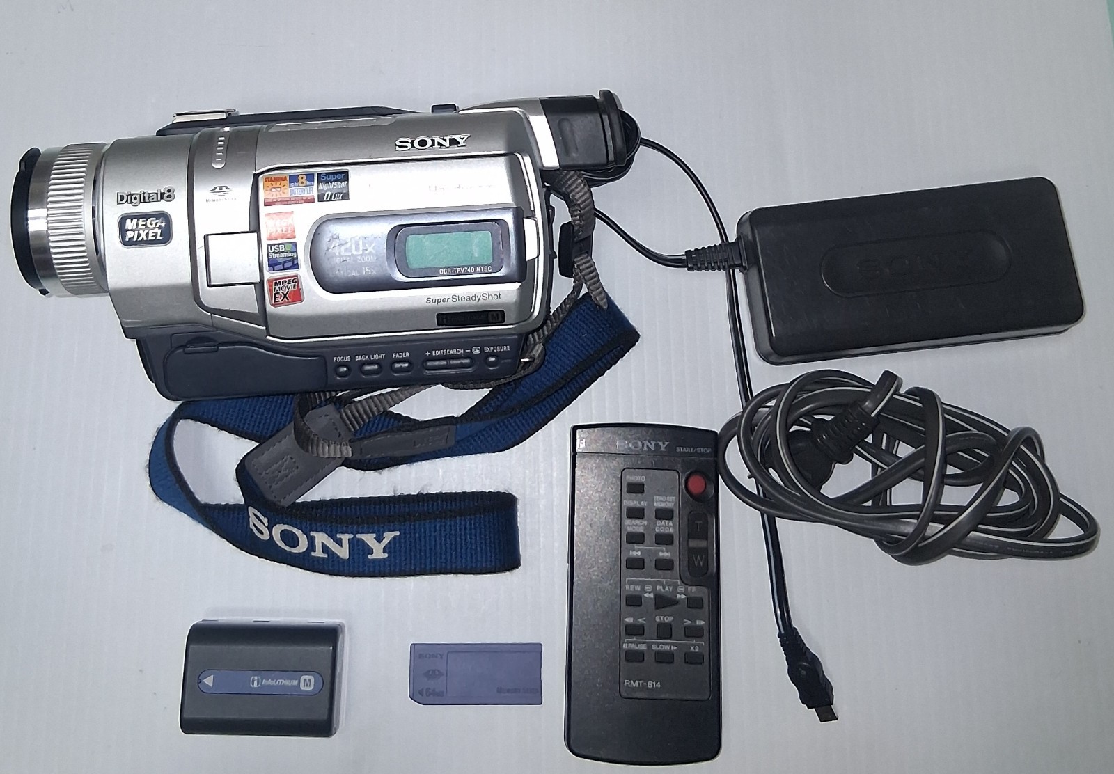 Sony Handycam DCR-TRV740 Hi8 Digital 8 Camcorder (READ DESCRIPTION )