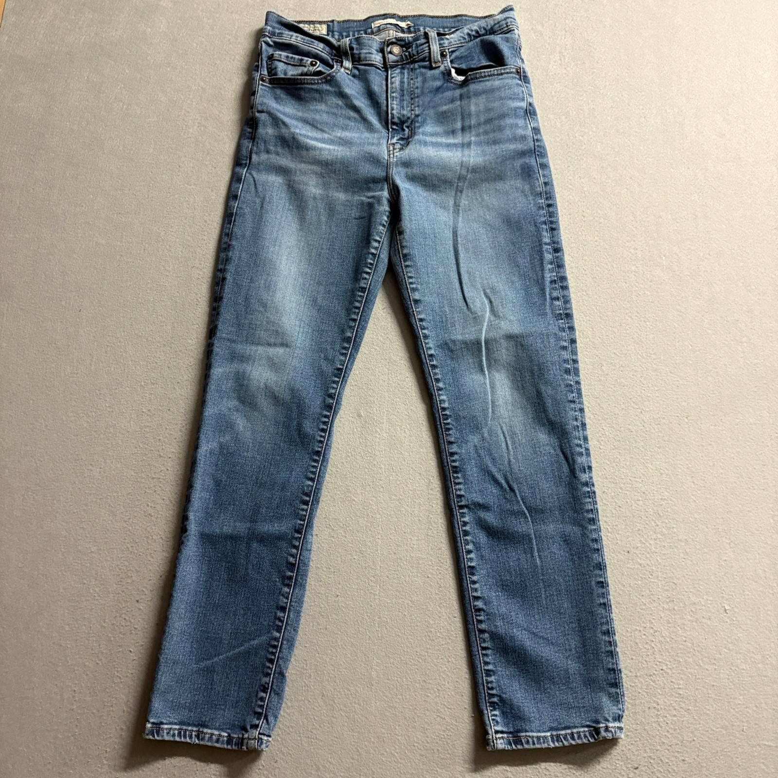 Levi\'s Premium 724 High Rise Straight Jeans Womens Size 29 Medium Wash Denim Levi\'s Premium 724 High Rise Straight Jeans Womens Size 29 Medium Wash Denim