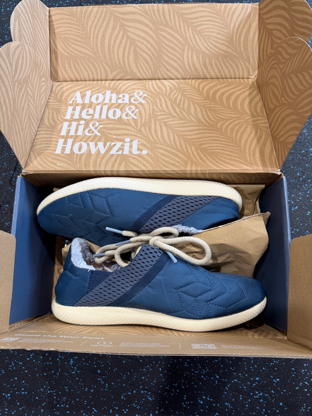Olukai Mahiki Womens Blue Quilted Sneaker Slipper Size 9 New in Box Olukai Mahiki Womens Blue Quilted Sneaker Slipper Size 9 New in Box