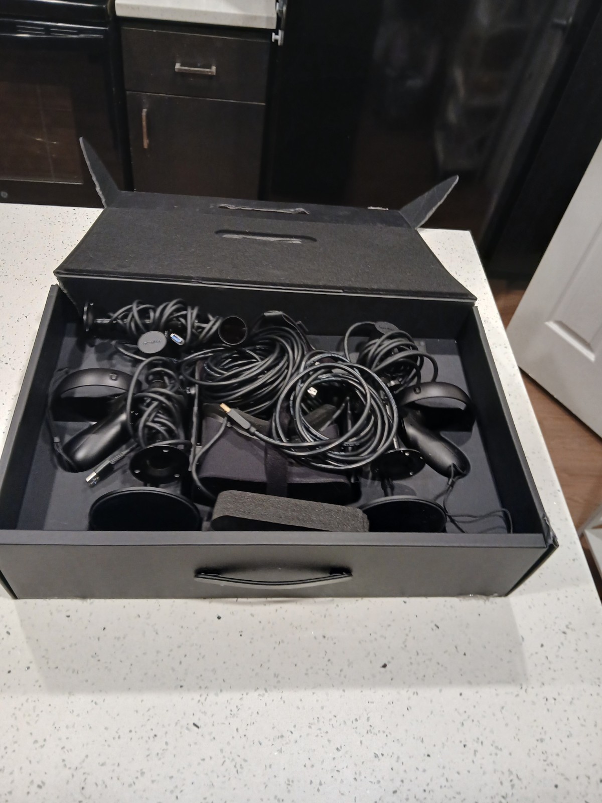 Meta Oculus Rift CV1 VR Virtual Reality Headset System PARTS AS IS Meta Oculus Rift CV1 VR Virtual Reality Headset System PARTS AS IS