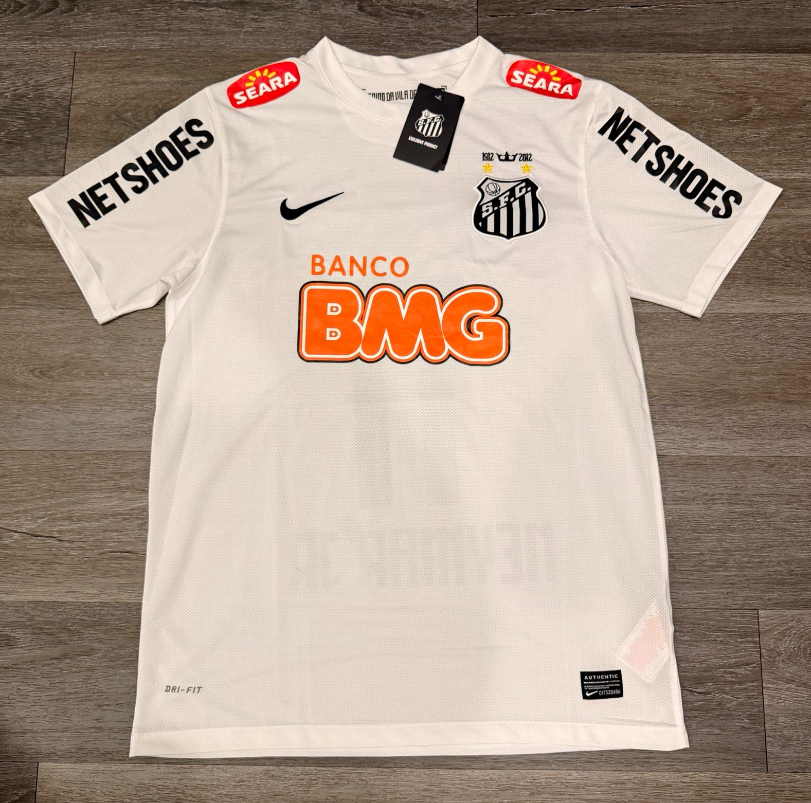 Nike Santos FC ,Neymar Jr #11 Dri-FIT Retro Soccer Jersey. Size Large Nike Santos FC ,Neymar Jr #11 Dri-FIT Retro Soccer Jersey. Size Large