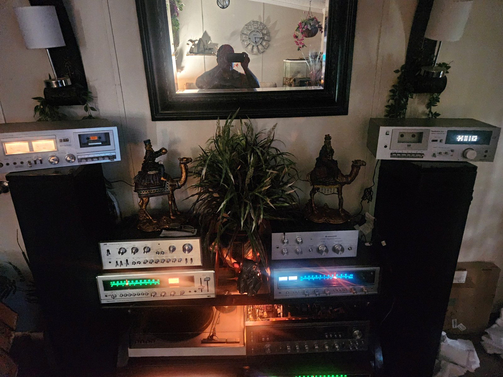 Vintage Audio Equipment. Tested And Cleaned. In Box Me If You're Interested 🔥