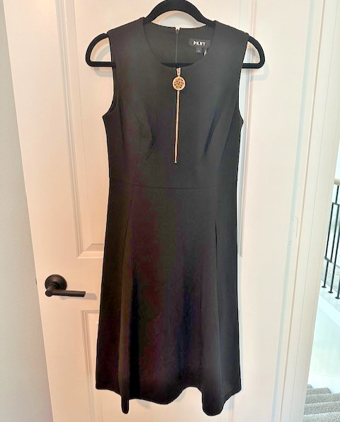 DKNY Women\'s Black Sleeveless classic Fit & Flare Dress Leopard Zip Pull -Size 4 DKNY Women\'s Black Sleeveless classic Fit & Flare Dress Leopard Zip Pull -Size 4