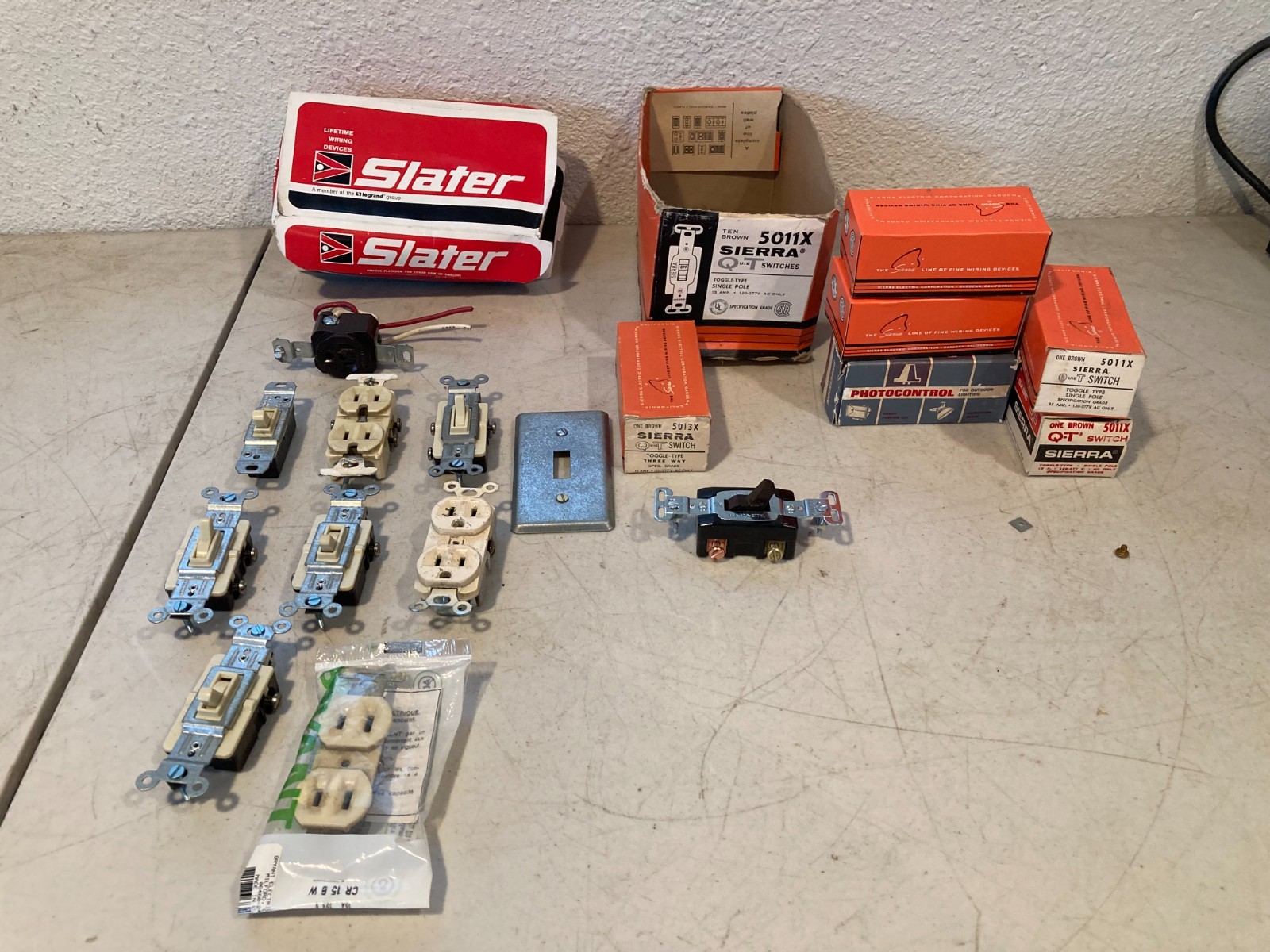 Vintage Slater Sierra Electrical Switches Receptacles Lot NOS
