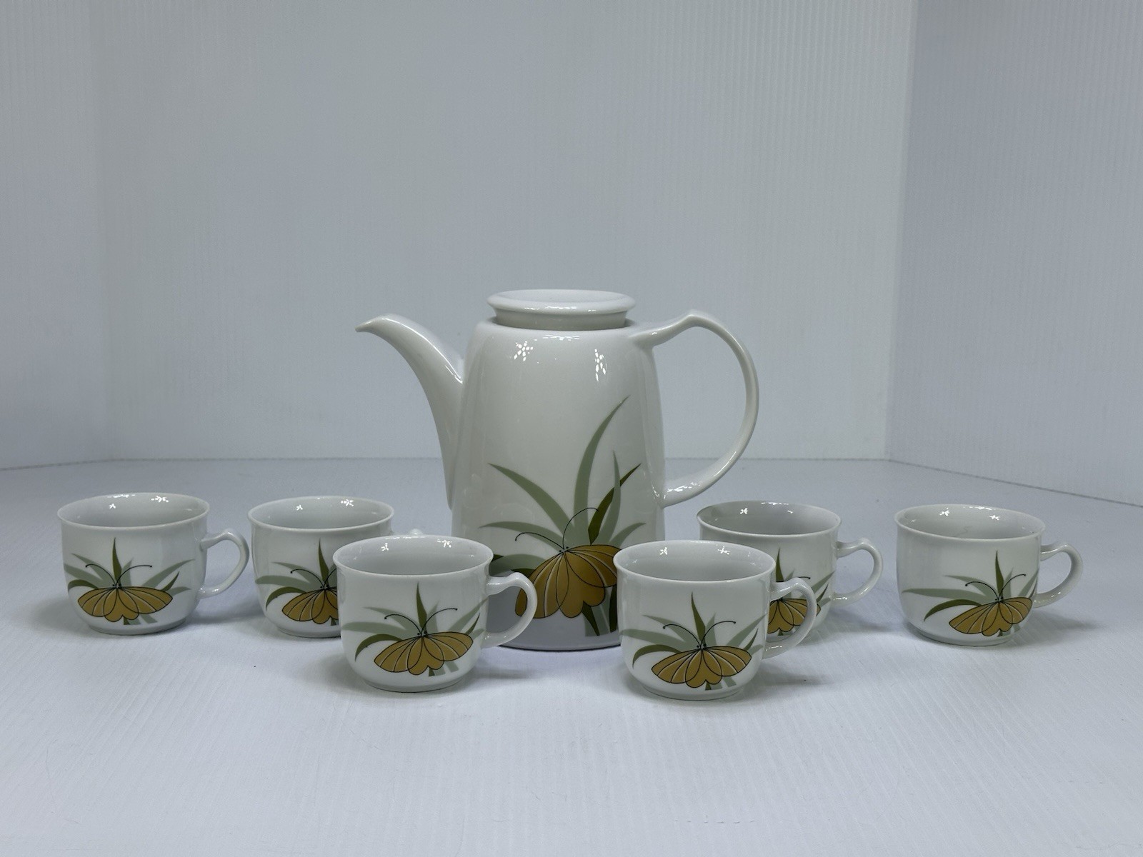 Vintage 70s MCM KAHLA TONIKA Porcelain Butterfly Botanical Made In Germany GDR Vintage 70s MCM KAHLA TONIKA Porcelain Butterfly Botanical Made In Germany GDR