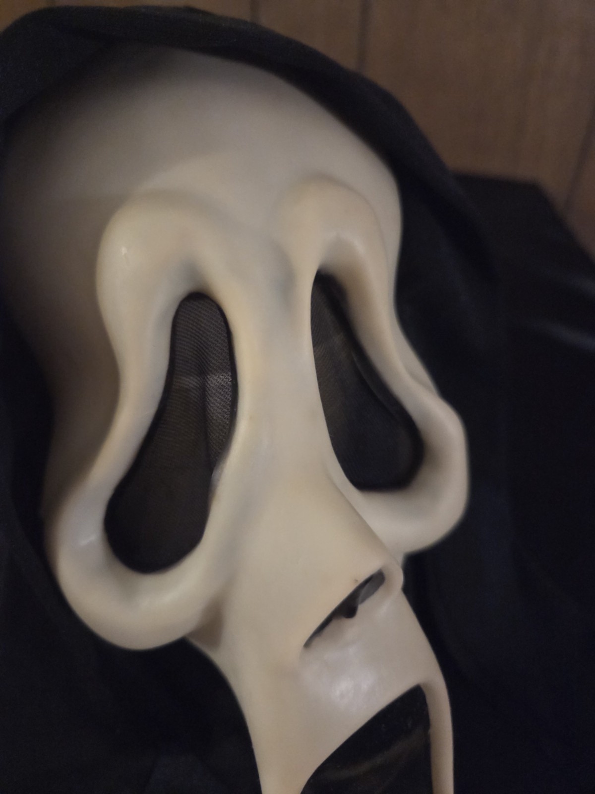 Vintage 1996 Gen 1 Fun World Easter Unlimited Scream Ghost Face Mask Great con. Vintage 1996 Gen 1 Fun World Easter Unlimited Scream Ghost Face Mask Great con.
