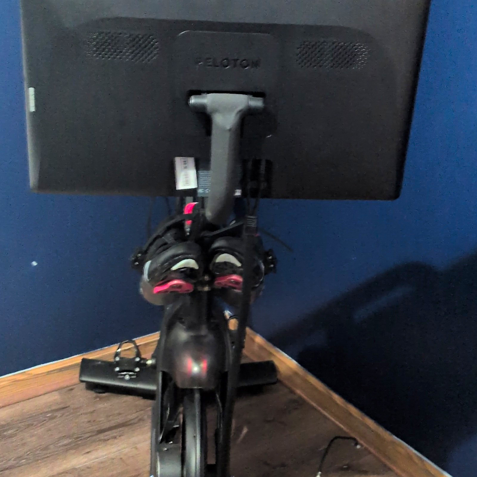 Peloton Upright Exercise Bike, Touchscreen, 1 Program, Black Peloton Upright Exercise Bike, Touchscreen, 1 Program, Black