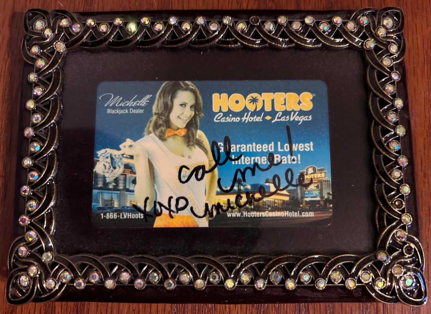 Hooters Girl/Actress MICHELLE NUNES Signed Framed Vegas Casino Hotel Phone Card