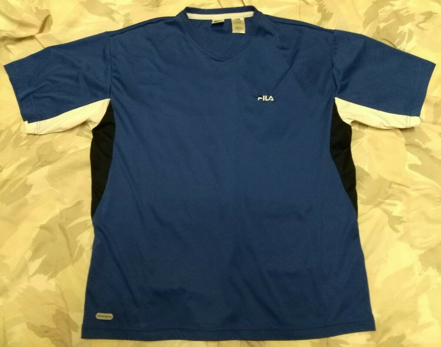 FILA Performa Jersey Athletic T-shirt Men\'s Sz Large L Blue Black White V-Neck FILA Performa Jersey Athletic T-shirt Men\'s Sz Large L Blue Black White V-Neck