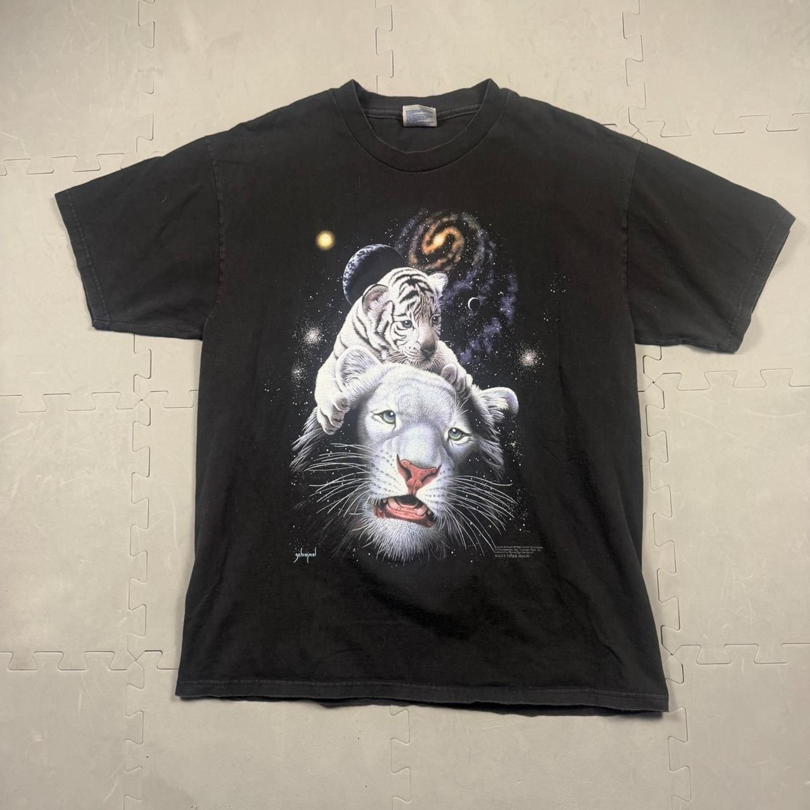 Vintage 1997 White Tiger Magic T-Shir Vintage 1997 White Tiger Magic T-Shir