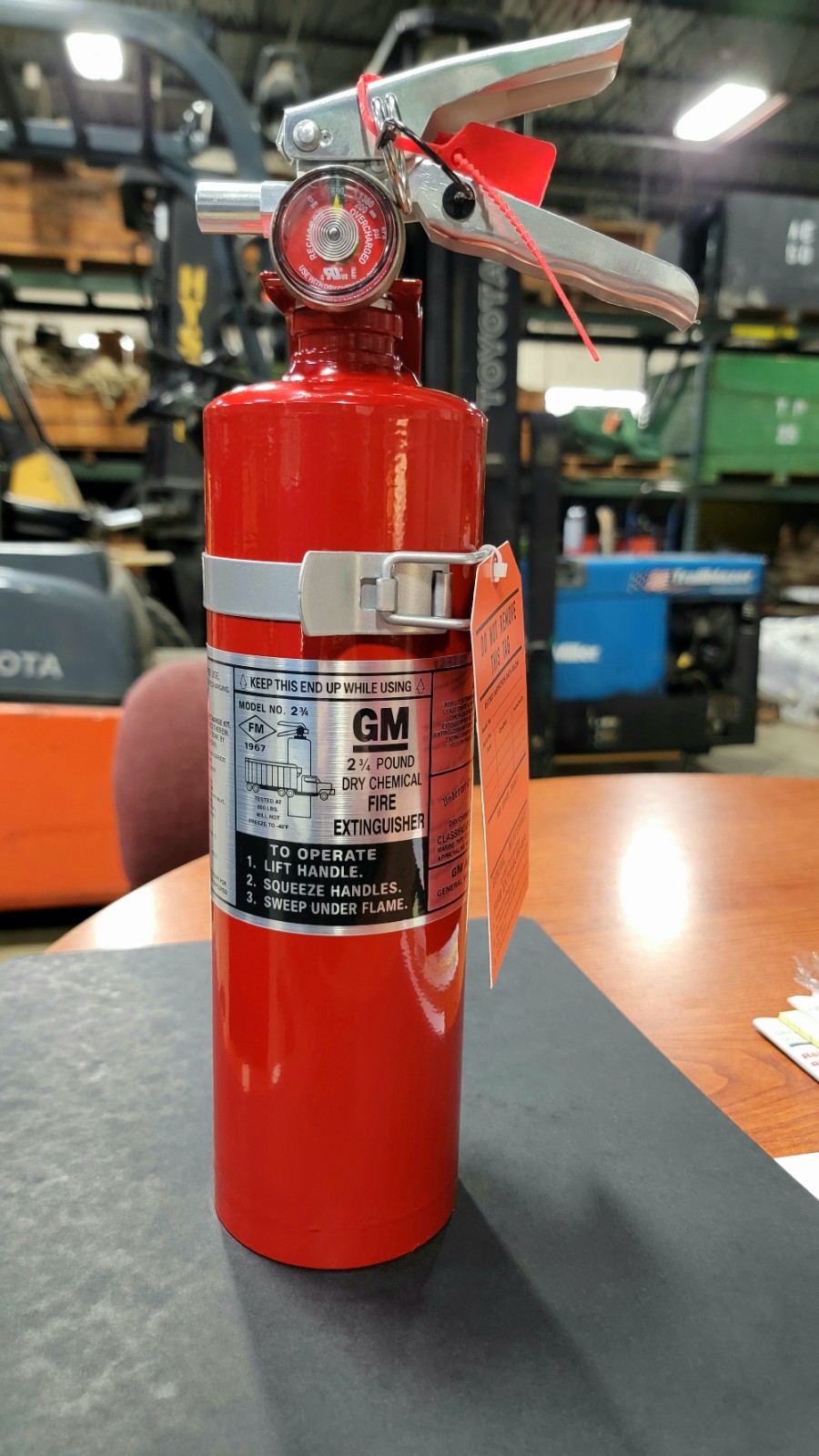 GM FIRE EXTINGUISHER 67-72 GM FIRE EXTINGUISHER 67-72