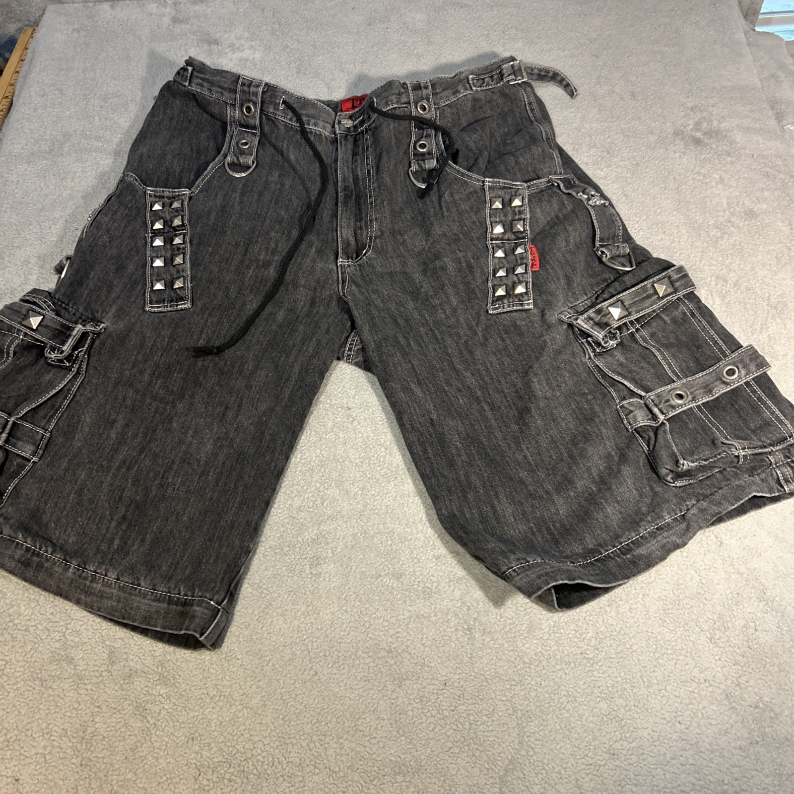 Vintage Rare Tripp NYC Cargo Shorts XL Gray Baggy Skulls Goth Grunge Punk Skater
