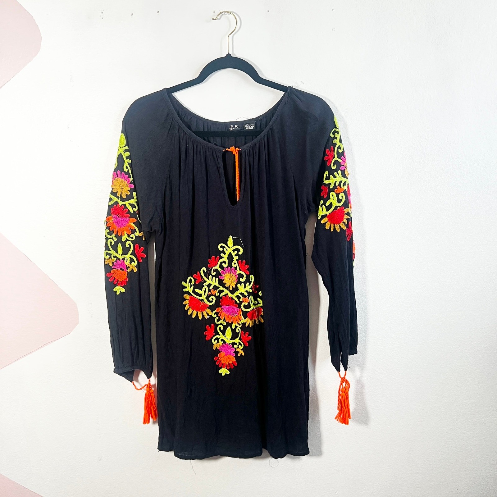 Embroidered Peasant Top Large 100% Rayon Boho Floral Embroidered Peasant Top Large 100% Rayon Boho Floral