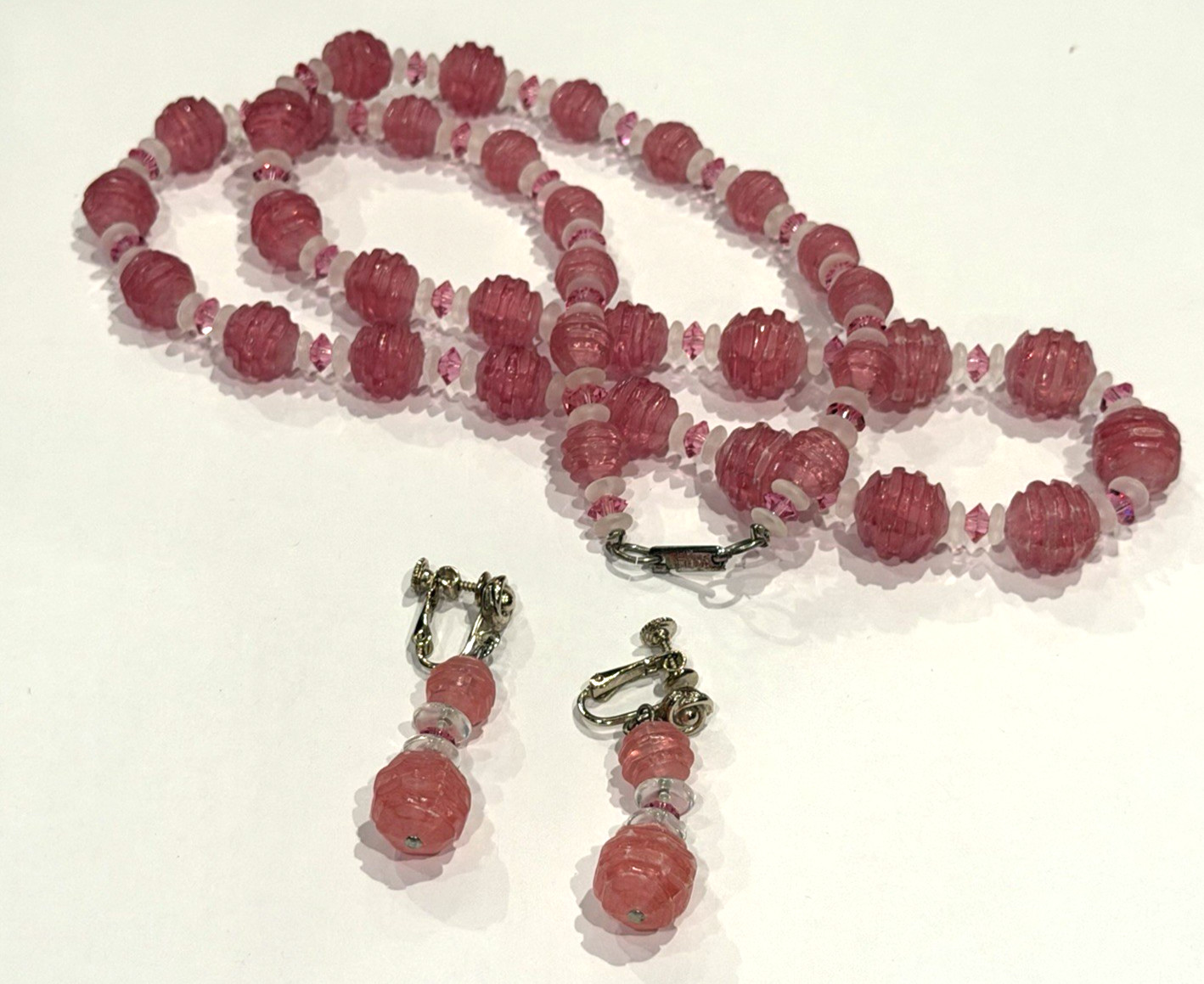 HOBE LUCITE PINK & CLEAR FROSTED BEAD NECKLACE CLIP ON EARRINGS SET MCM