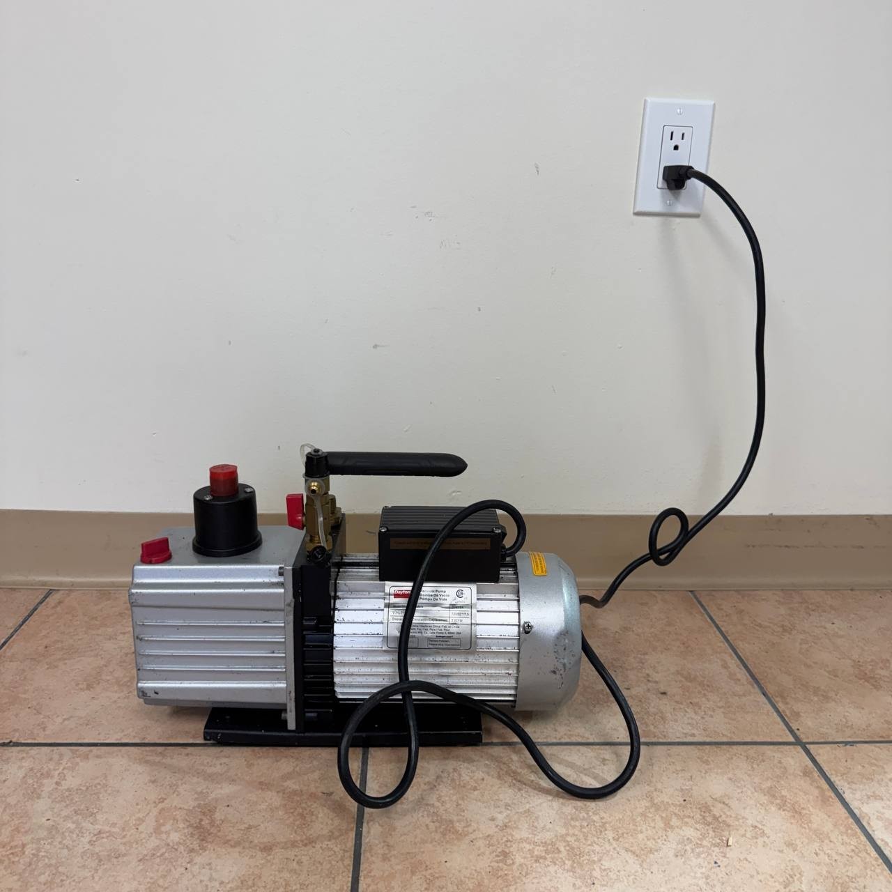 Dayton Rotary Vane Vacuum Pump - 2VKY5A - 7.0CFM - 120V 1Ph 7.5A Used Dayton Rotary Vane Vacuum Pump - 2VKY5A - 7.0CFM - 120V 1Ph 7.5A Used