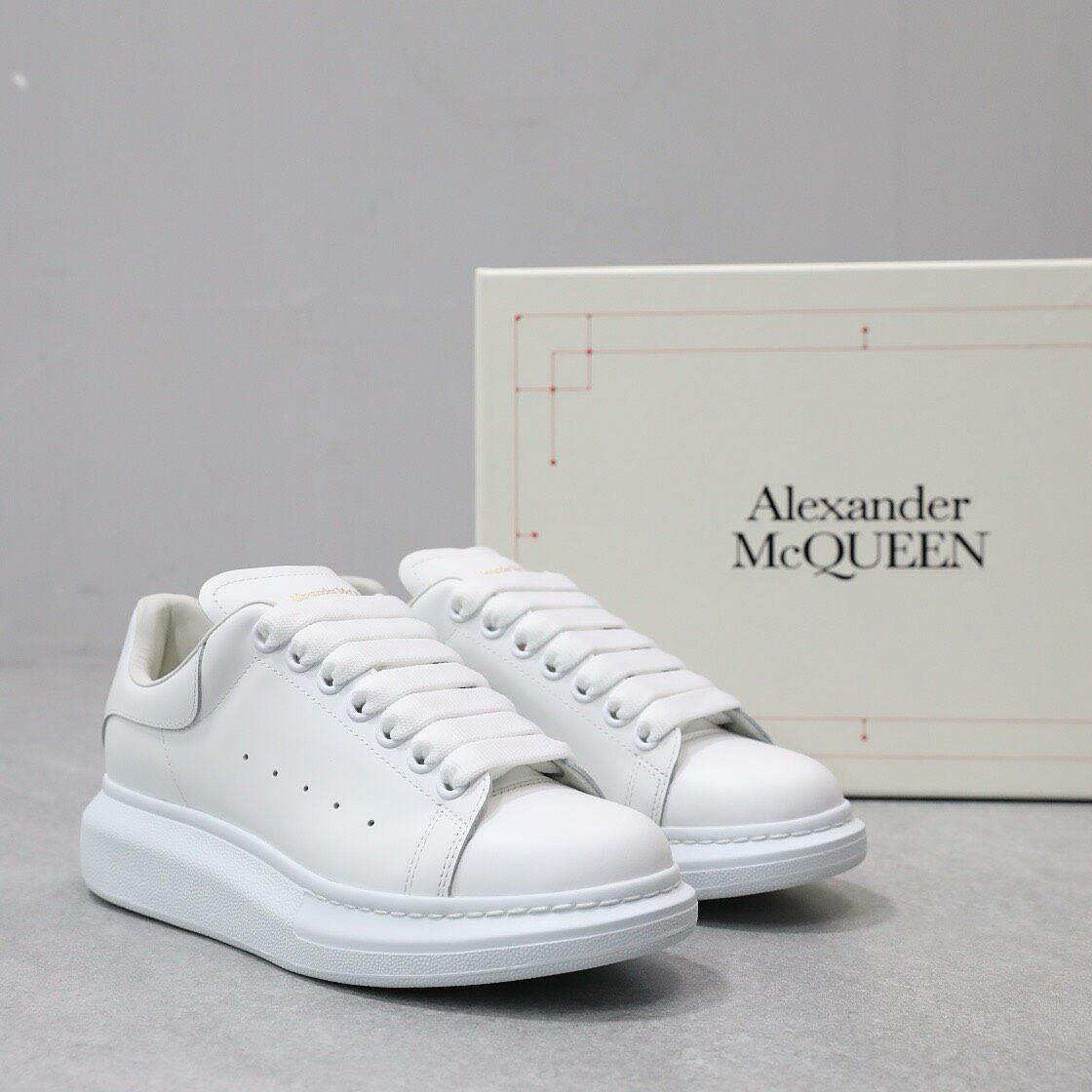 Alexander McQueen Oversized Sneakers Men\'s White Leather Shoes 