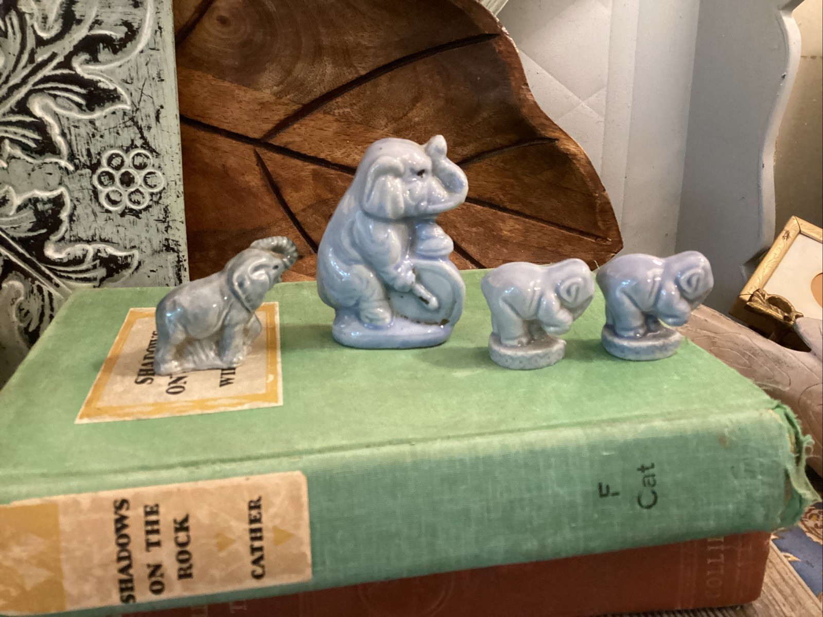 Vintage Musician Blue Elephant With 3 Small Blue Elephant Figurines 