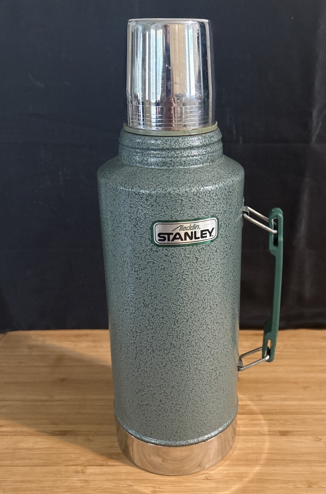 VINTAGE STANLEY ALADDIN HALF GALLON 64 OZ VACUUM THERMOS BOTTLE A945DH Green VGC VINTAGE STANLEY ALADDIN HALF GALLON 64 OZ VACUUM THERMOS BOTTLE A945DH Green VGC