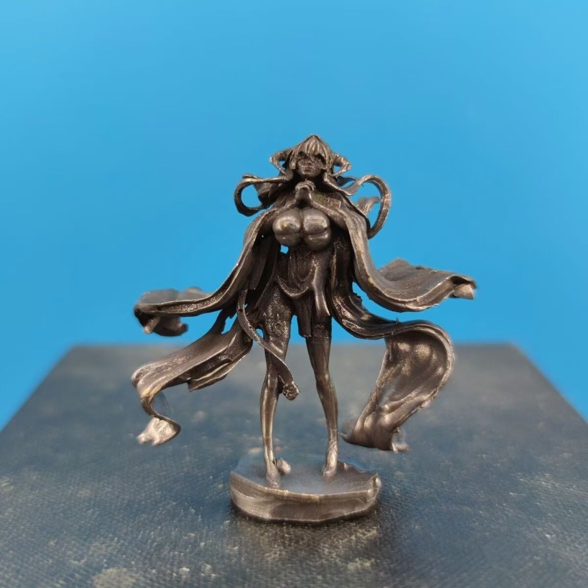 Retro brass resentment sexy big chest prayer beauty figurine Retro brass resentment sexy big chest prayer beauty figurine
