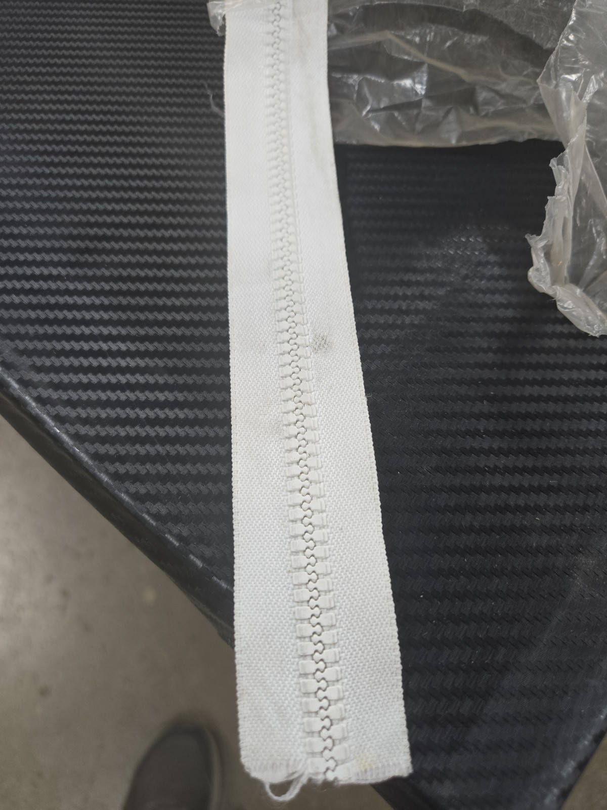 Coats & Clark 6V Continuous Zipper Chain White 5/8
