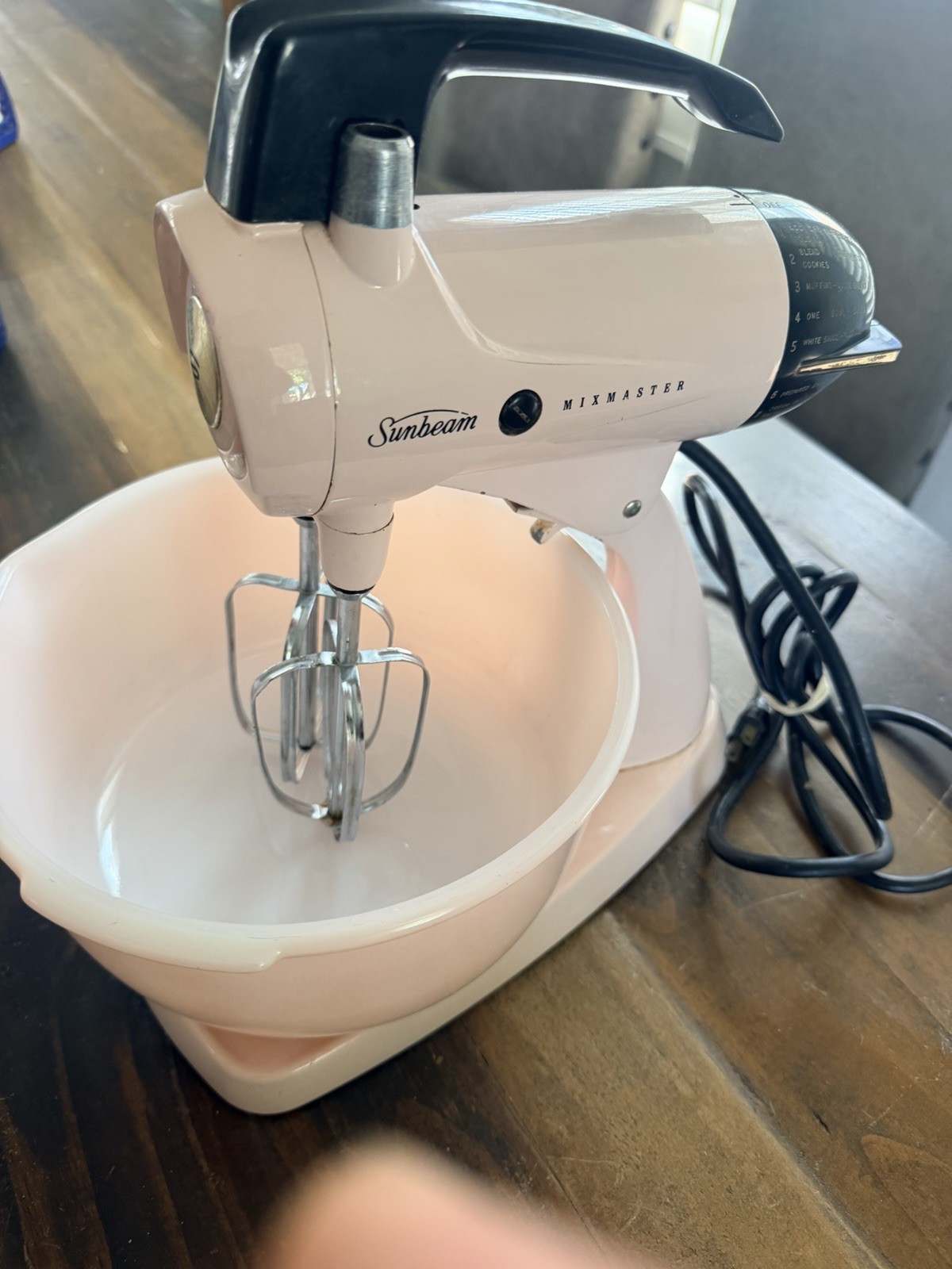 Vintage PINK Retro Sunbeam Mixmaster Stand Mid Century w/ Original Bowl – WORKS Vintage PINK Retro Sunbeam Mixmaster Stand Mid Century w/ Original Bowl – WORKS