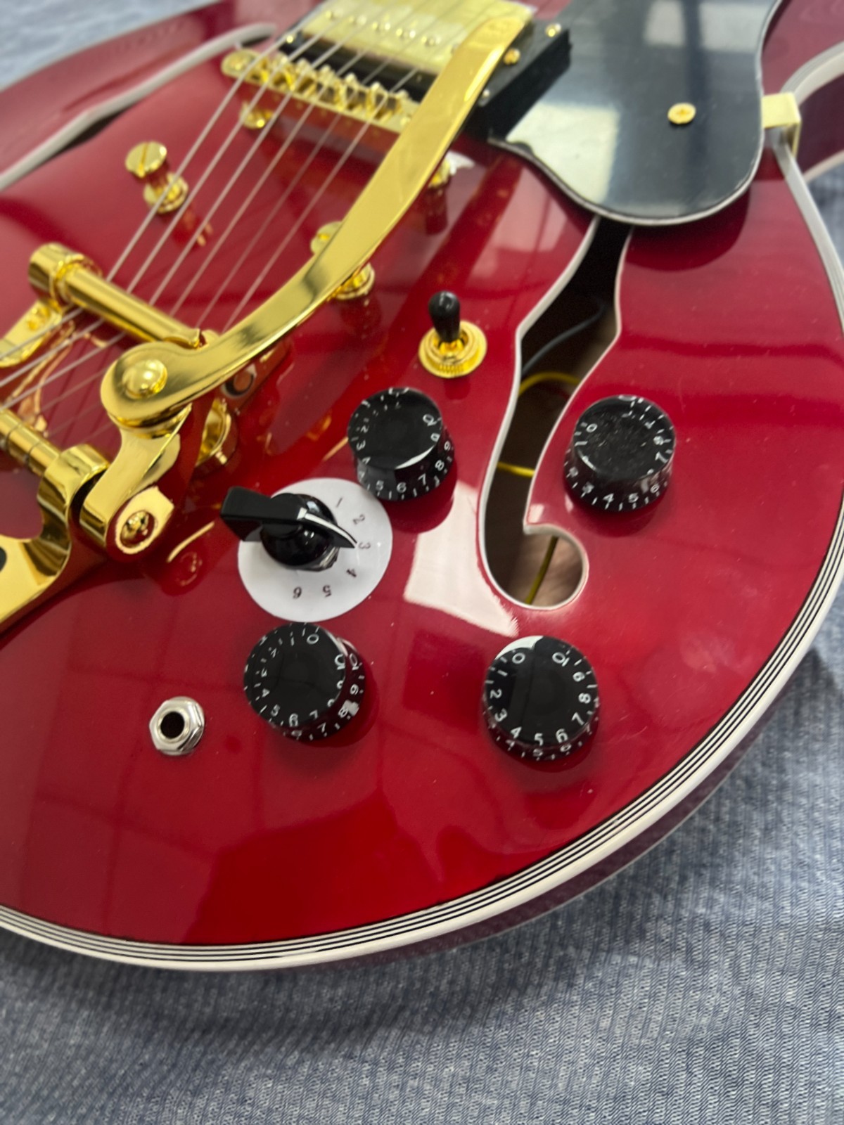 Ship US Electric Guitar 335 Red Semi Hollow Neck HH Pickups Gold Hardware Ship US Electric Guitar 335 Red Semi Hollow Neck HH Pickups Gold Hardware