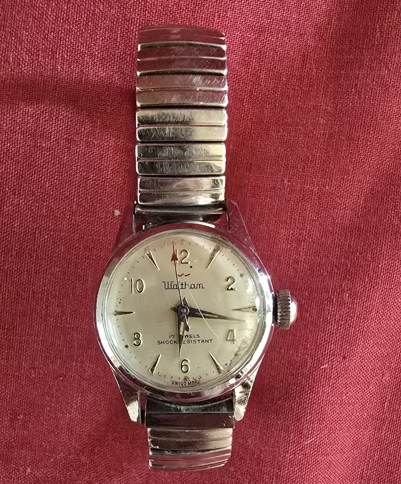 Vintage 1960s Waltham 17 Jewel Mechanical Wristwatch *working*