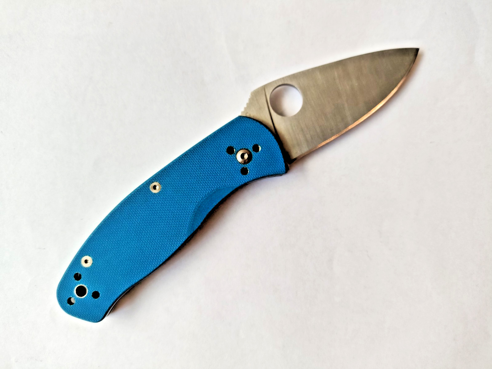 Blue Limited Spyderco (SC136GPBL). Blue Limited Spyderco (SC136GPBL).
