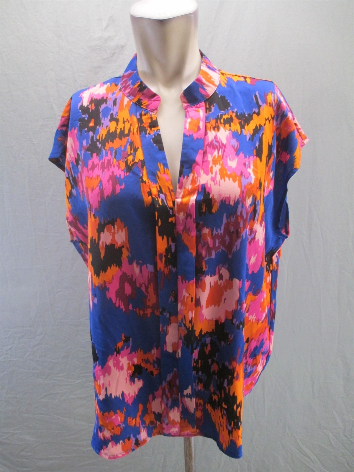 Shein Size L Womens Multicolor Sleeveless V Neck Lightweight Beauty Top 917