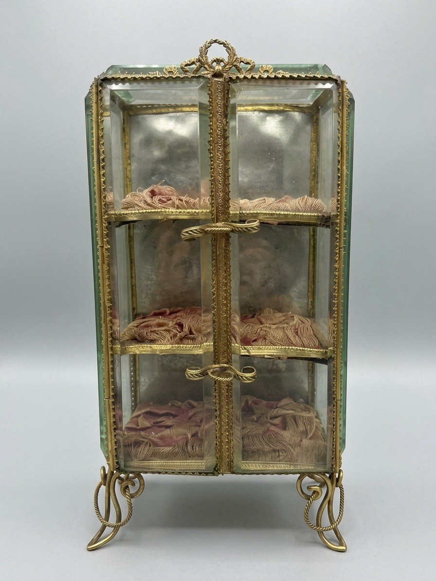ANTIQUE FRENCH NAPOLEON III ORMOLU BRASS GLASS JEWERLY CASKET VITRINA DISPLAY