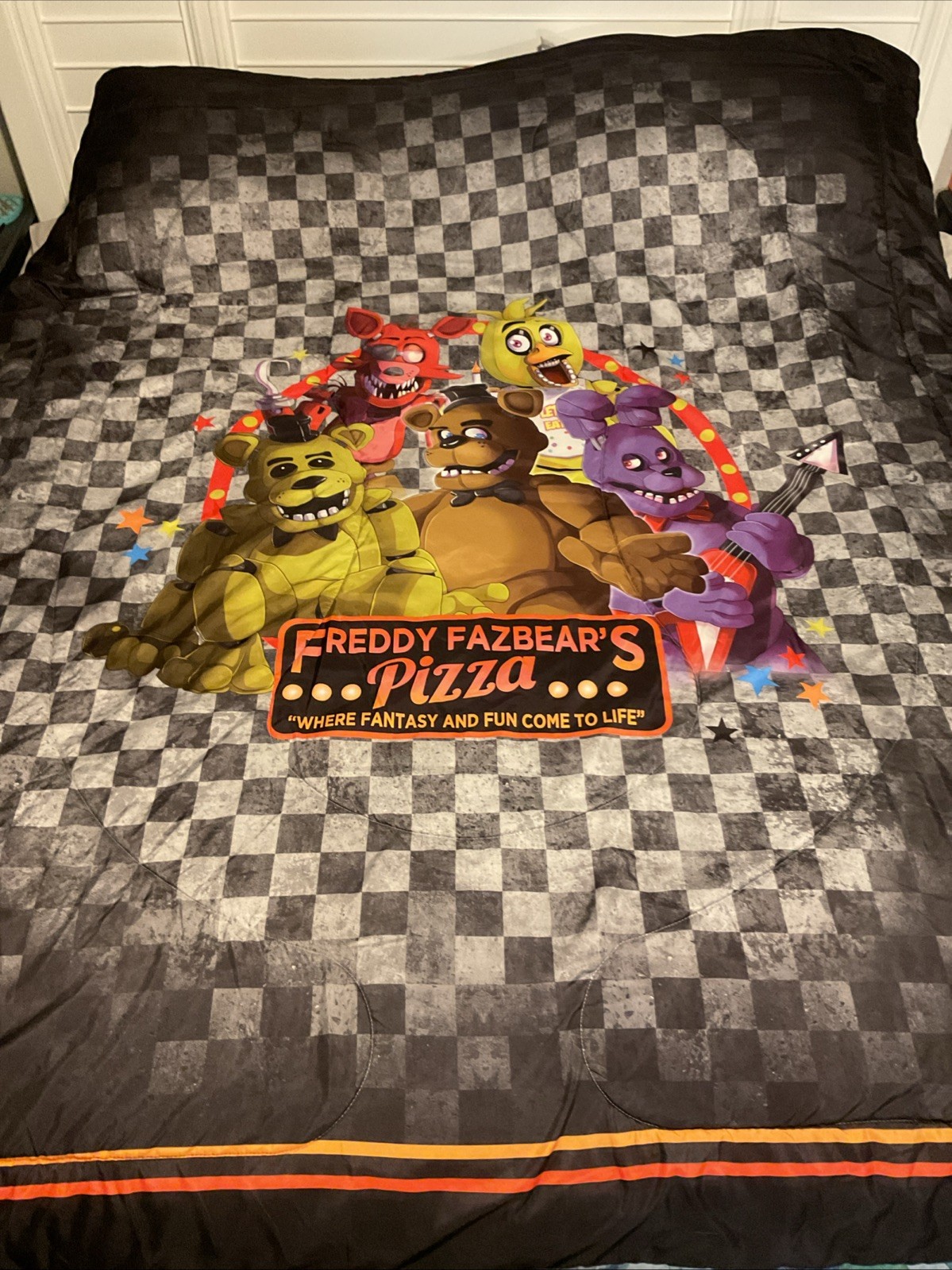 Freddy Fazbears Pizza FNAF Five Nights At Freddys Full Size Comforter Super Clea Freddy Fazbears Pizza FNAF Five Nights At Freddys Full Size Comforter Super Clea