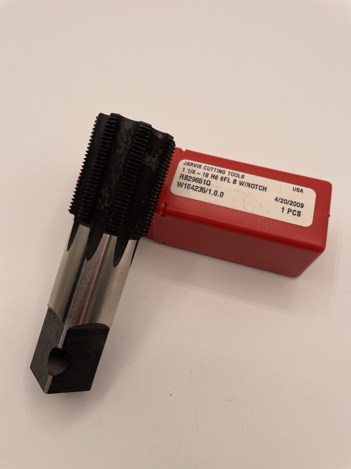 New 1-1/4-18 H6 8-Flute Bottoming Tap w/ Notch Jarvis USA R8296510 New 1-1/4-18 H6 8-Flute Bottoming Tap w/ Notch Jarvis USA R8296510