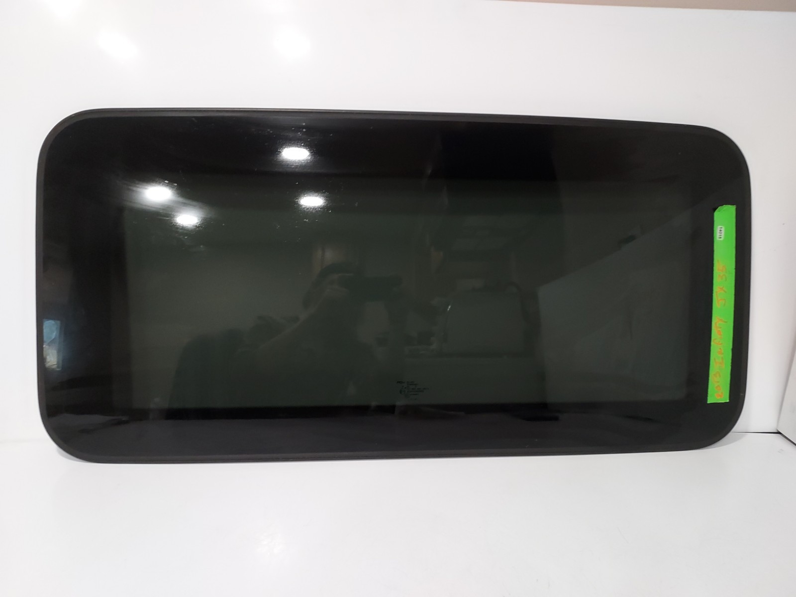 2013-2020 INFINITI JX35 QX60 SUN ROOF SLIDING WINDOW GLASS E11 43R-000265 OEM 2013-2020 INFINITI JX35 QX60 SUN ROOF SLIDING WINDOW GLASS E11 43R-000265 OEM