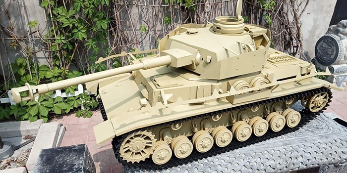 New AFV 1/6 WWII German Panzer IV Tank Fighting Vehicles Metal Model Sand Color