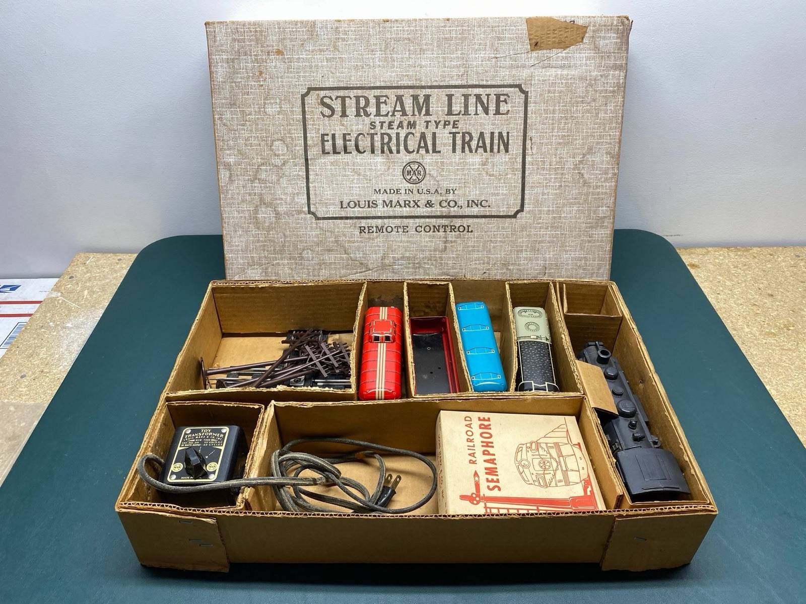 VTG 1950s 50s Louis Marx & Co. Streamline Steam Type Electric Train Set W/ Box