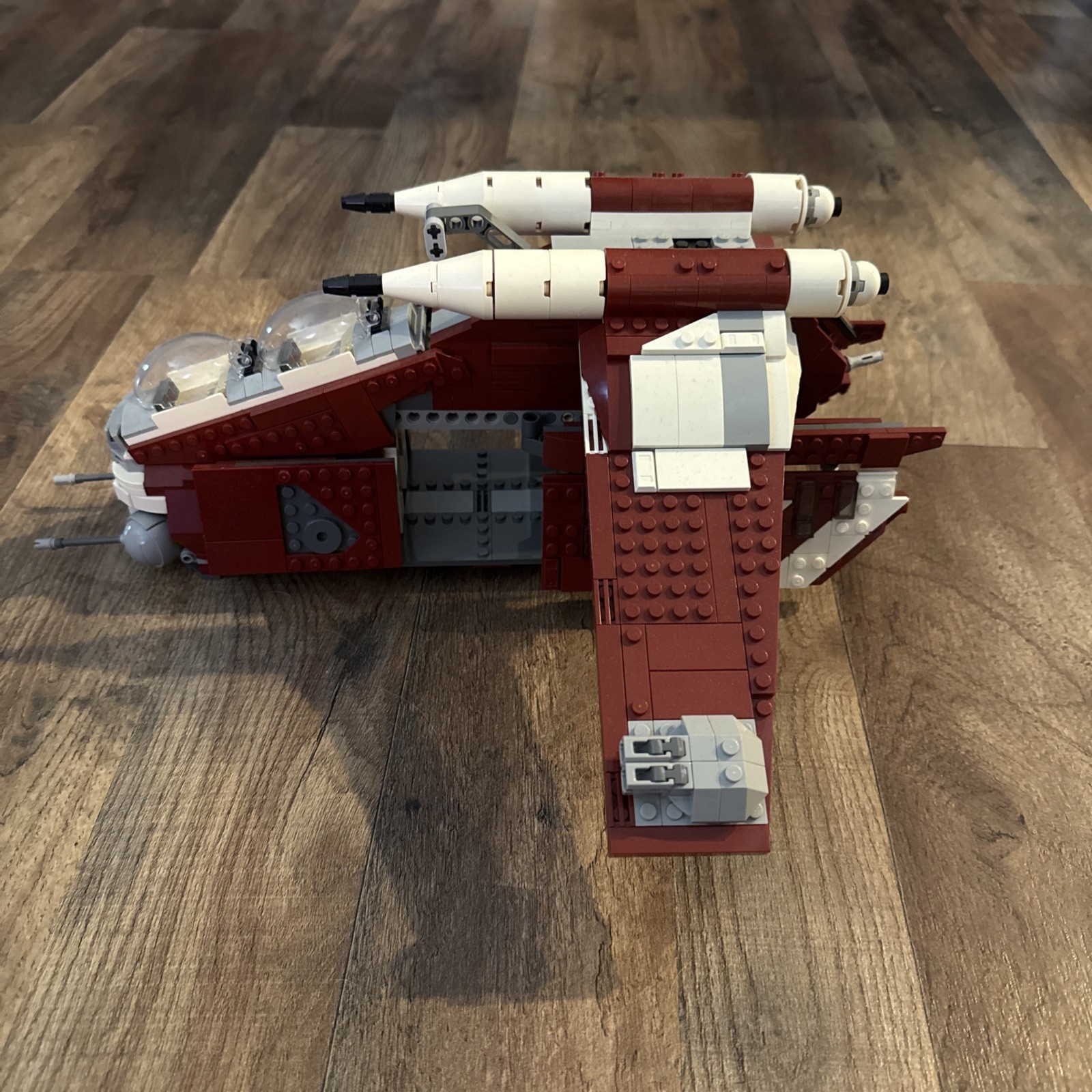 LEGO Star Wars: Coruscant Guard Gunship (75354) Complete LEGO Star Wars: Coruscant Guard Gunship (75354) Complete