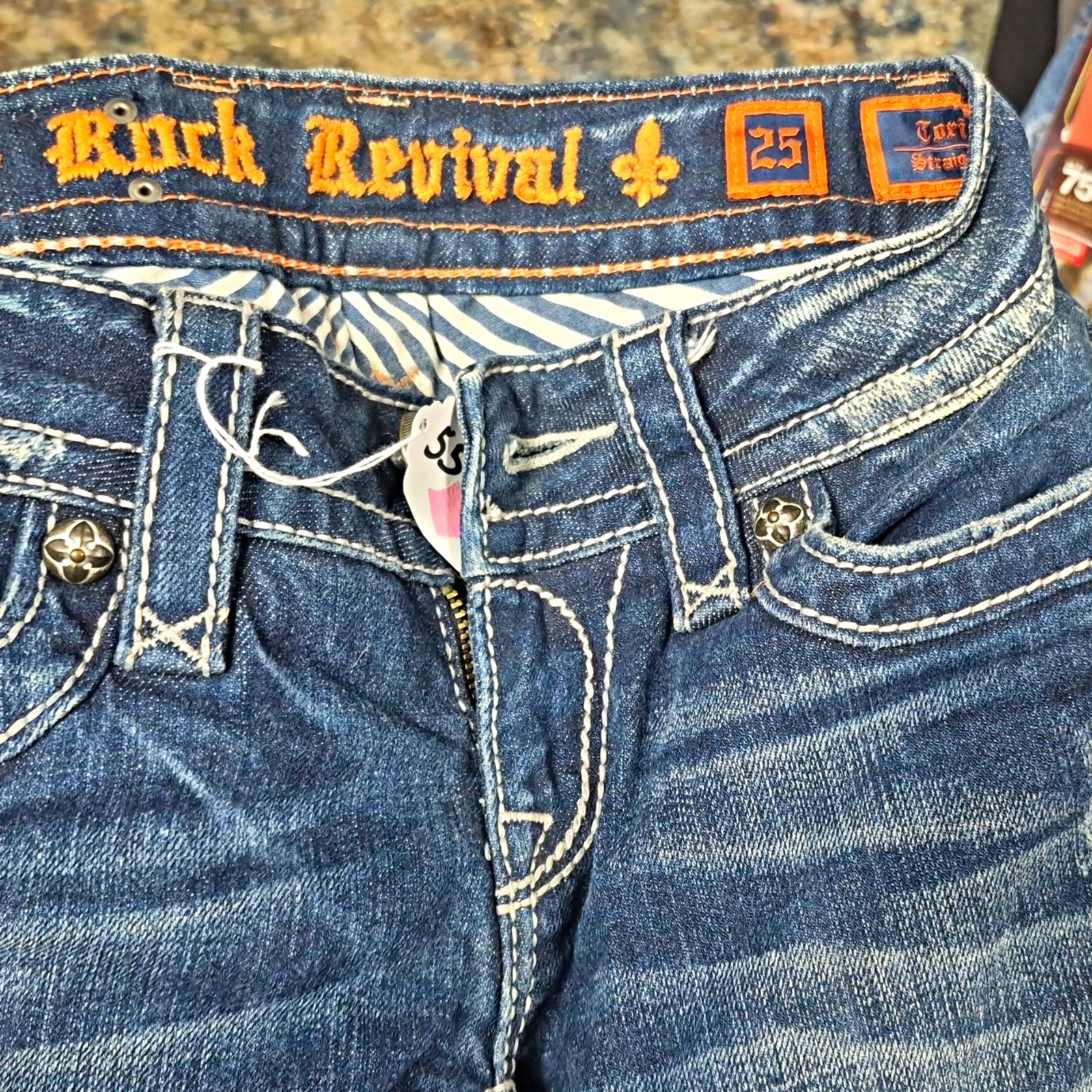 Rock Revival Women\'s Size 25 Medium Wash Blue Denim Straight Jeans Embroidered Rock Revival Women\'s Size 25 Medium Wash Blue Denim Straight Jeans Embroidered