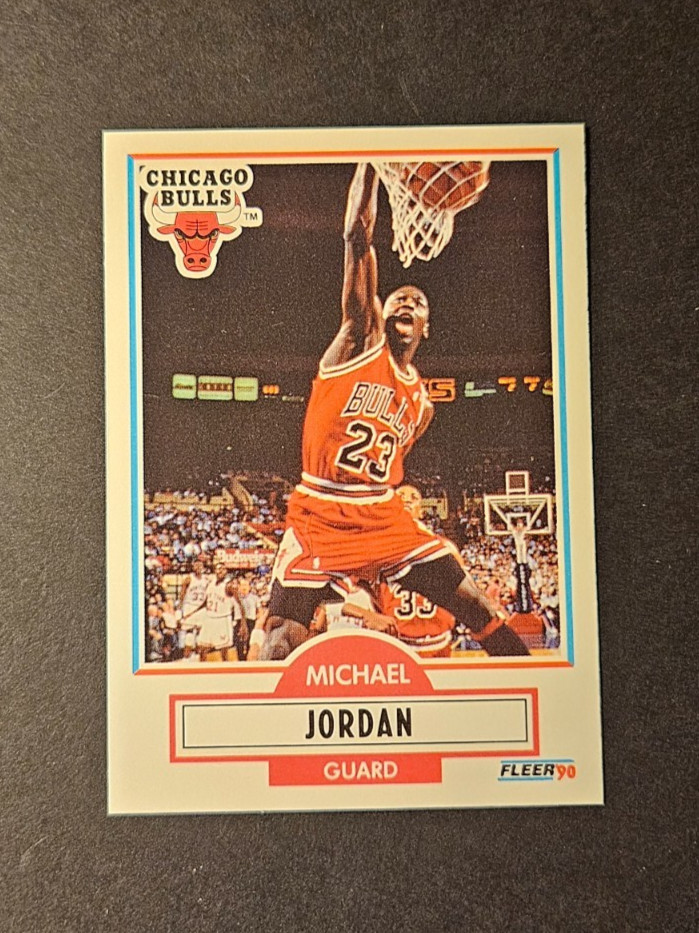 1990-91 MICHAEL JORDAN FLEER CARD #26