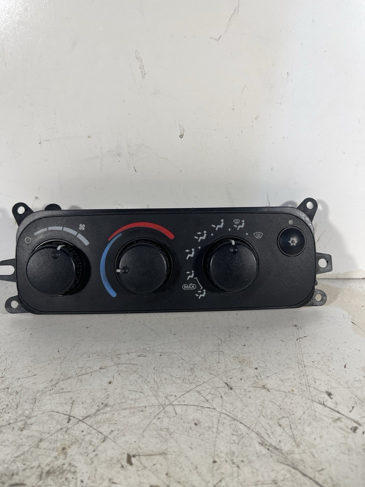 02-05 Dodge Ram 1500 2500 Climate Control Unit A/C Heater Panel OEM P55056246AC 02-05 Dodge Ram 1500 2500 Climate Control Unit A/C Heater Panel OEM P55056246AC